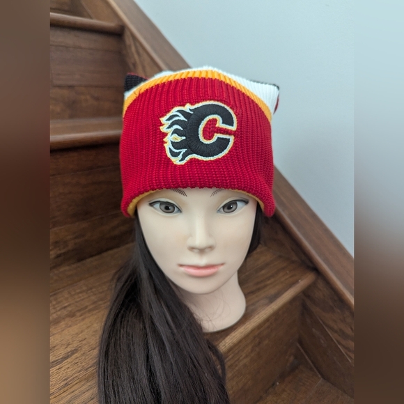 NHL Calgary Flames Hockey Sockey Reversible Toque OS - Picture 3 of 12